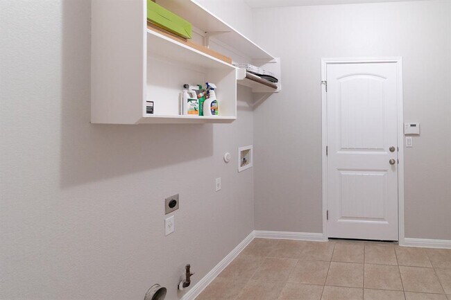 Building Photo - 2102 Monticello Ct