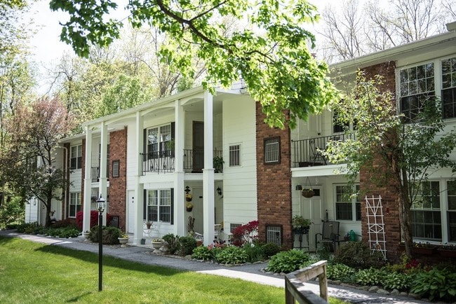 Building Photo - Lamplight Village Apartments