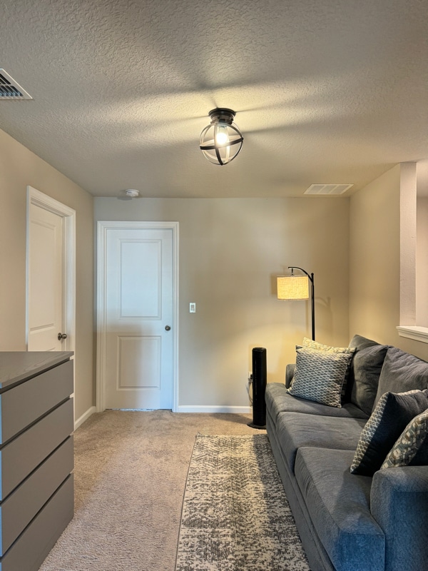 Building Photo - 5649 Mentmore Dr