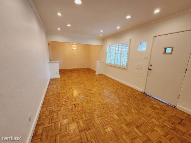 Building Photo - 4 br, 1.5 bath House - 2008 West Earll Drive
