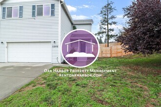Building Photo - 4 Bedroom 2.5 Bathroom - Redwing - Pet Fri...