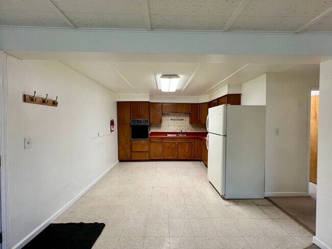 Building Photo - 192 Madcap Ln