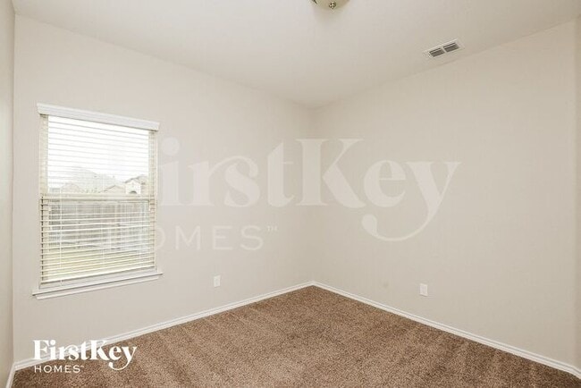 Building Photo - 1204 Scott Dr