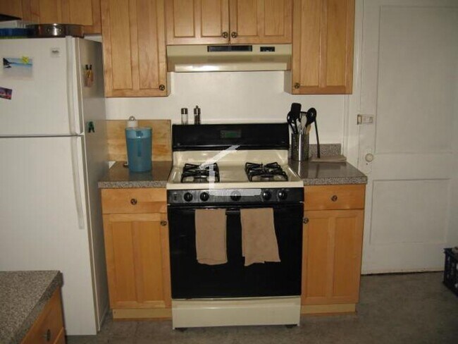Building Photo - Wallingford 3 Bed