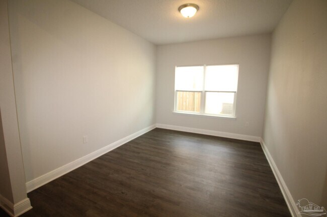 Building Photo - 8006 Burnside Lp