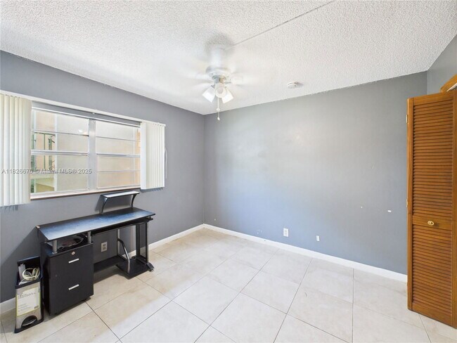 Building Photo - 4113 NW 88th Ave