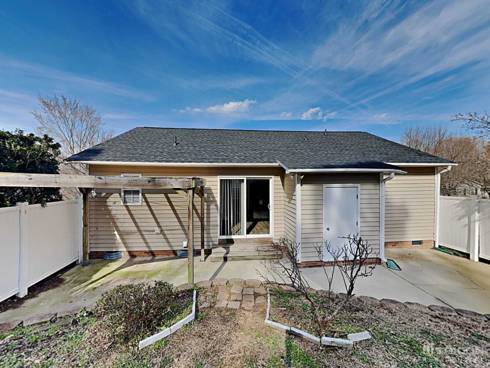 Building Photo - 1203 Delham Rd