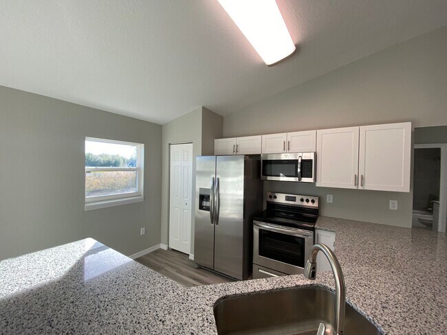 Building Photo - Great SE Ocala Home 3/2/2 **Won't Last**
