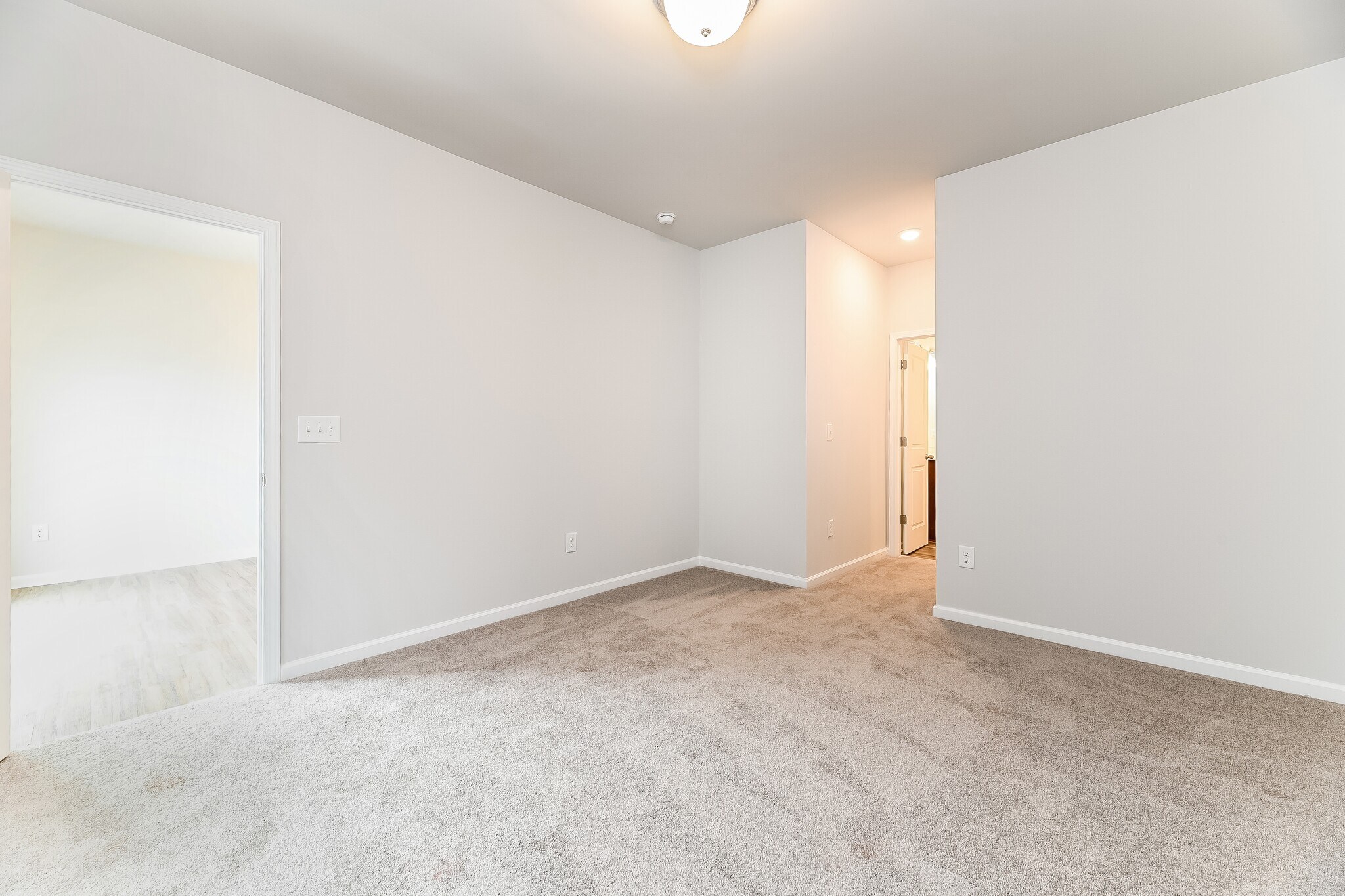 Building Photo - 7264 Bellacroft Dr