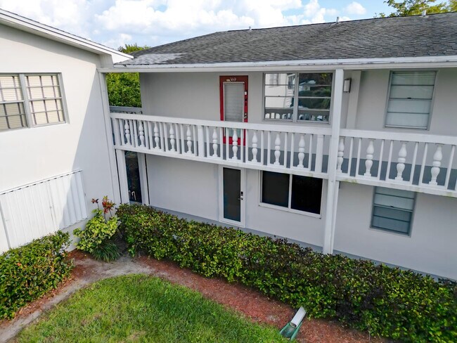 Building Photo - 369 Tilford Q