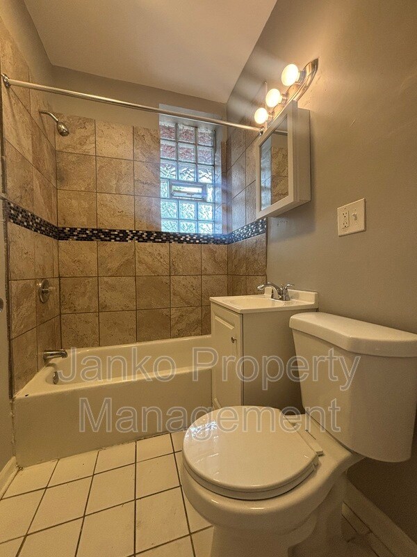 Building Photo - 1465 E 68th St
