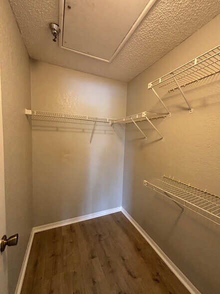 Building Photo - 1 Bed/1 Bath - Unit 2104