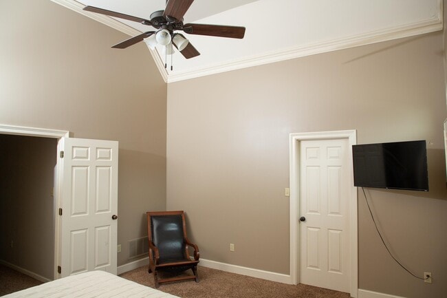 Building Photo - 10060 Avent Ridge Cove