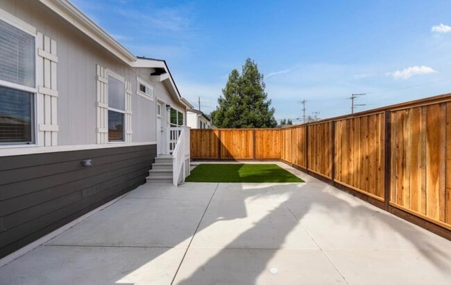 Building Photo - 841 N L St