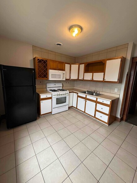 Building Photo - 505 6th St NE