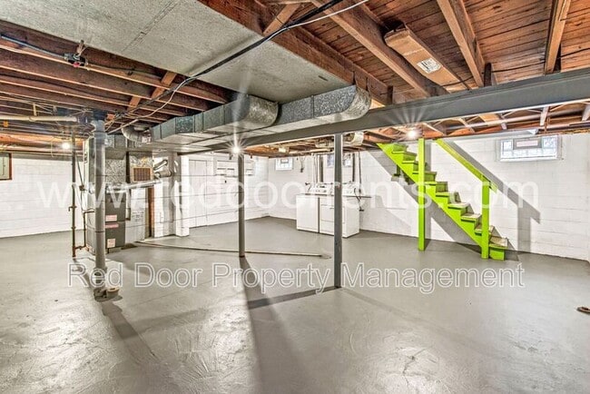 Building Photo - 4925 Crittenden Ave