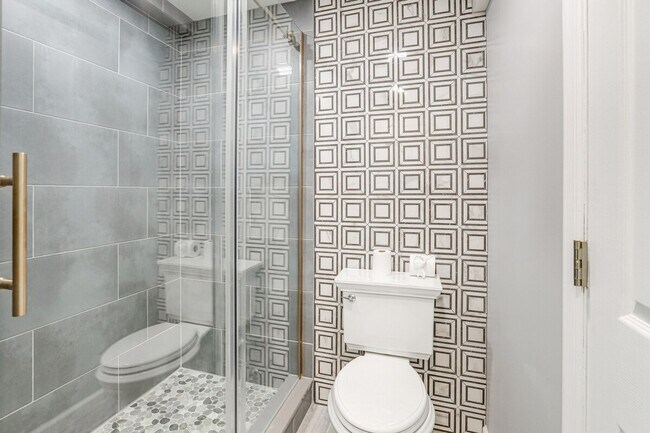 Building Photo - 31 Diane Dr