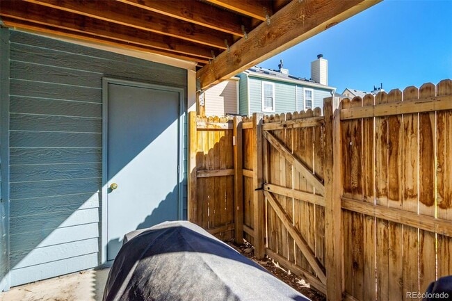 Building Photo - 6708 S Holland Way
