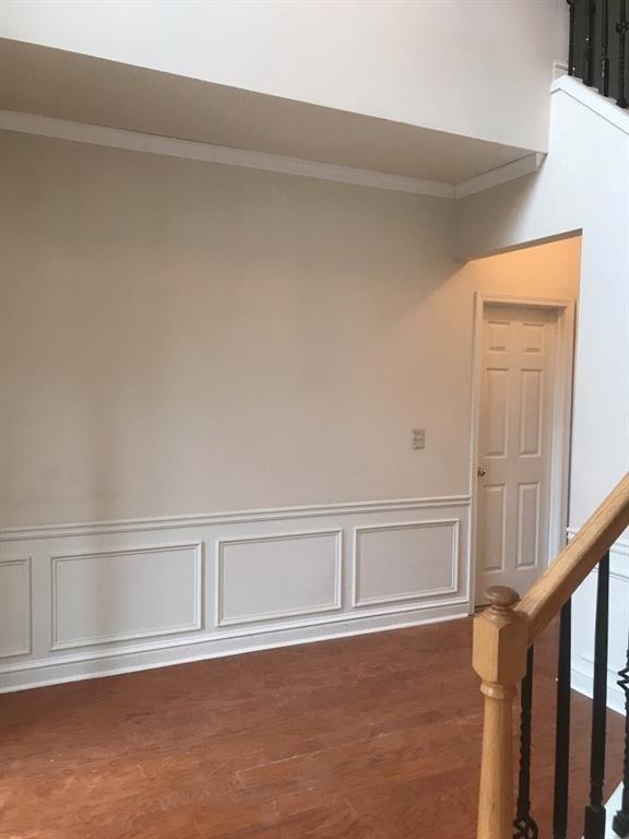Building Photo - 1060 Lyndhurst Way