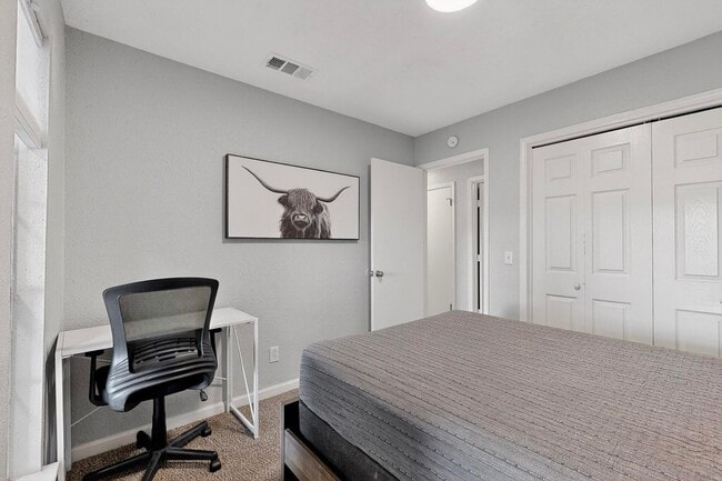 Building Photo - 5501 Purple Sage Dr