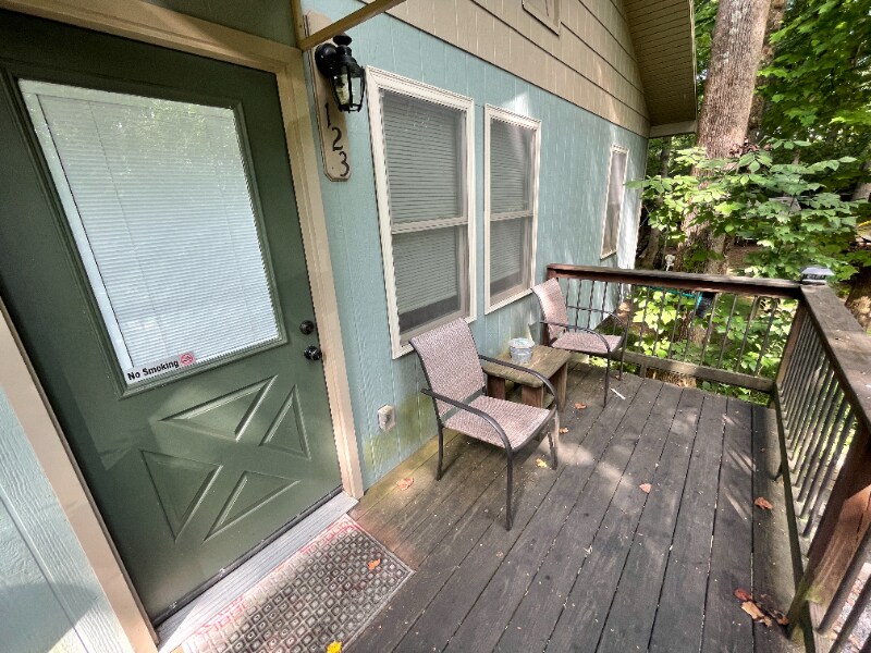 Building Photo - 123 Voncannon Dr