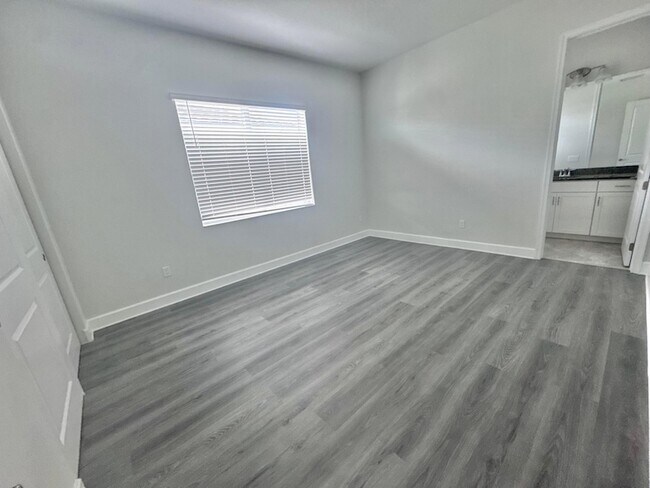 Building Photo - 5223 Liberty Ln