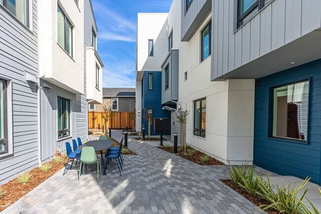 Building Photo - ArtHaus Yerba Buena: New Luxury Apartment!...