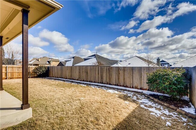 Building Photo - 2416 Ericanna Ln