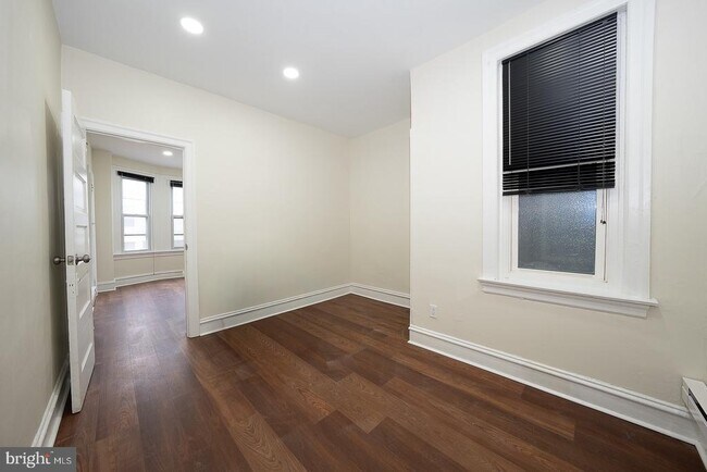 Building Photo - 22 Ardmore Ave