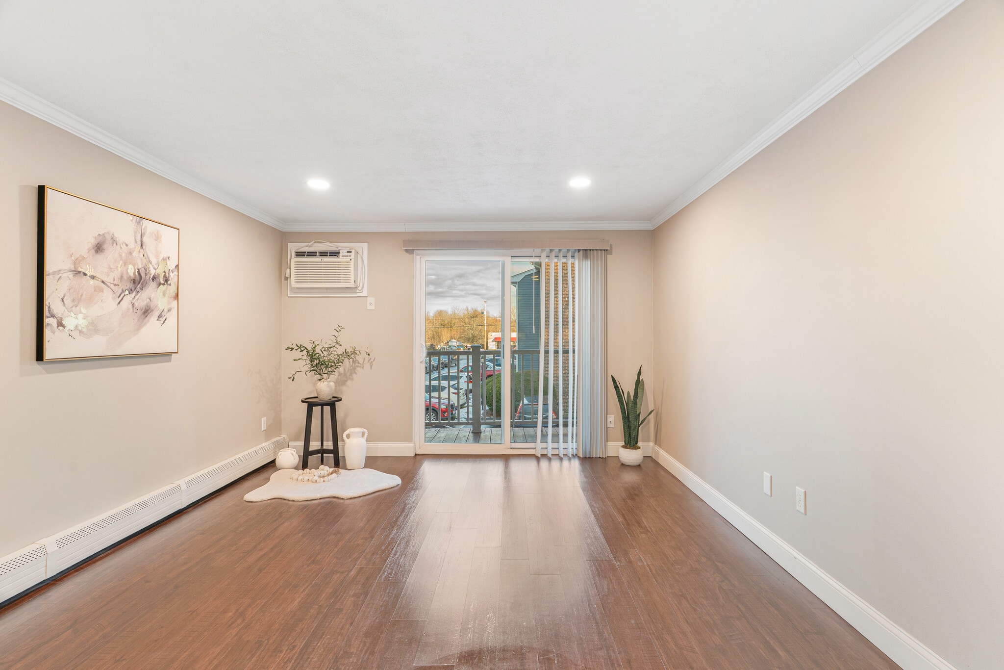 Building Photo - 10 Woodcrest Ct