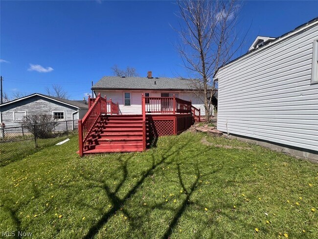 Building Photo - 14 Ennis Ave