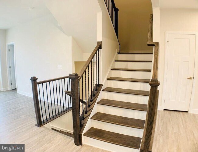 Building Photo - 11380 Willow Green Cir