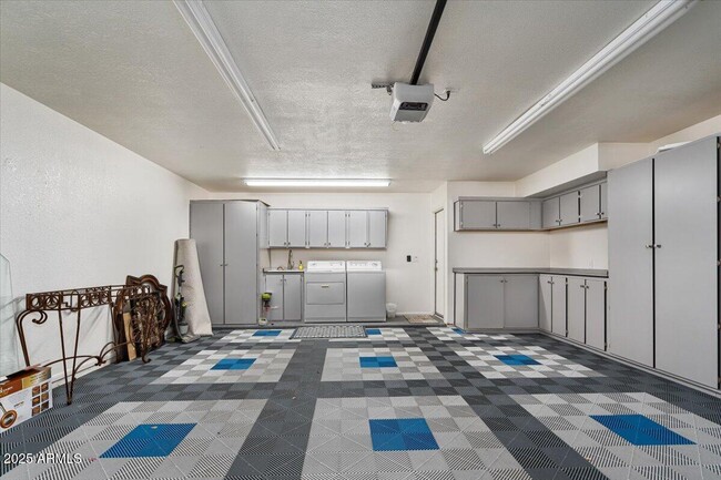 Building Photo - 8207 E Del Cuarzo Dr