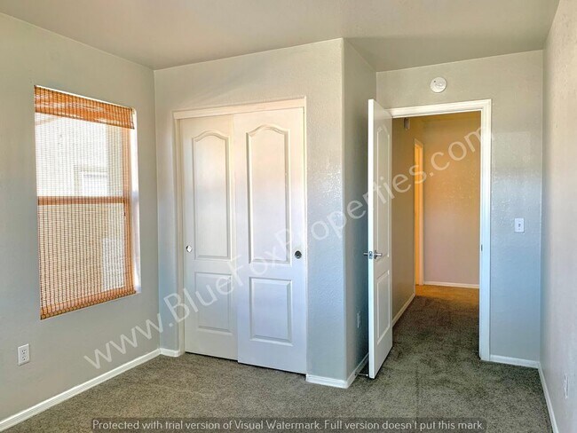 Building Photo - 475 W Calle La Bolita