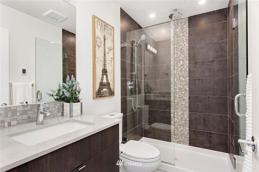 Building Photo - 2738 S Elmwood Pl