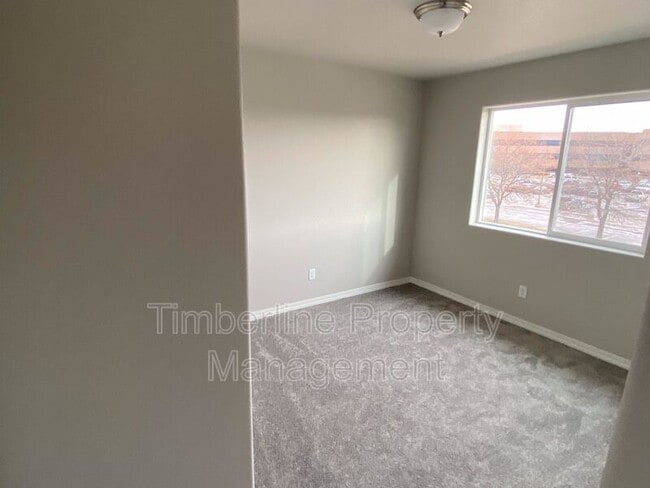 Building Photo - 889 Grissom Dr.
