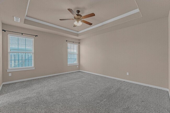 Building Photo - Beautiful 3-Bedroom Home with Open Layout & Fenced Backyard!