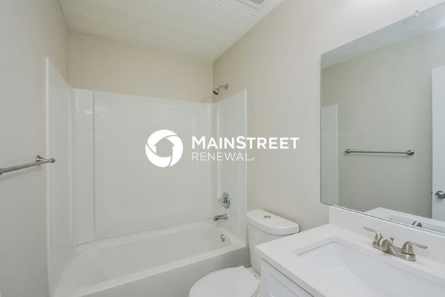 Building Photo - 3 Bedroom Pet-Friendly Home in Oxford, GA with Main Street Renewal