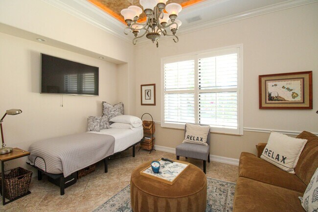 Building Photo - ** THE MOORINGS ** SINGLE FAMILY HOME 3 PL...