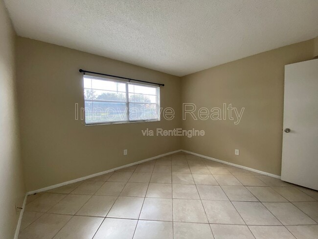 Building Photo - 623 E San Sebastian Ct