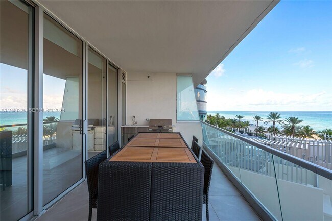 Building Photo - 18501 Collins Ave