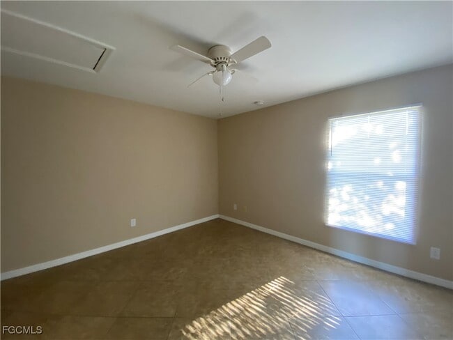 Building Photo - 1127 Gilbert Ave S