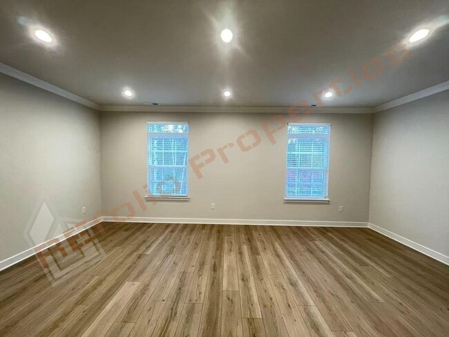 Building Photo - Beautiful brand new 3-Story Townhome | 4 Bedrooms, 3.5 Bathrooms, 2332 sq ft @ 751 South Townhome...