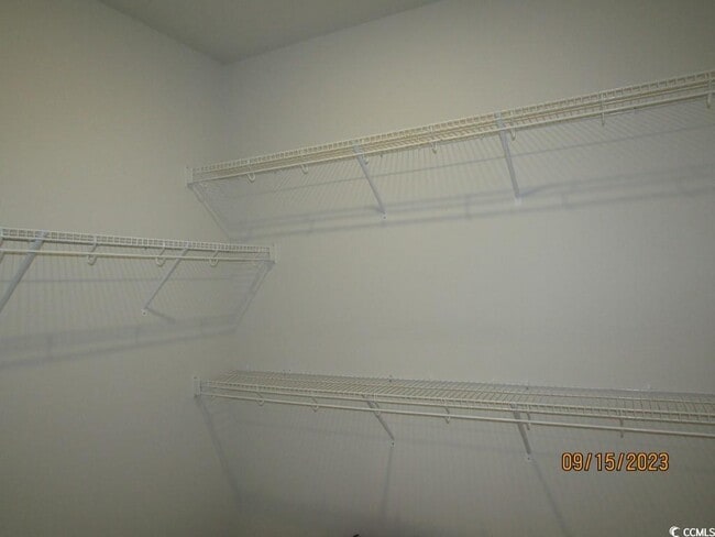 Building Photo - 905 Vernal Pl