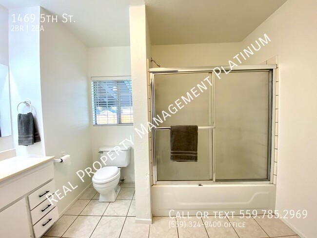 Building Photo - $1,895 Bullard & Sunnyside, Charming 2 Bed...