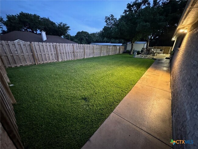 Building Photo - 1234 Bluff Creek Cir