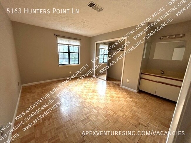 Building Photo - 5163 Hunters Point Ln