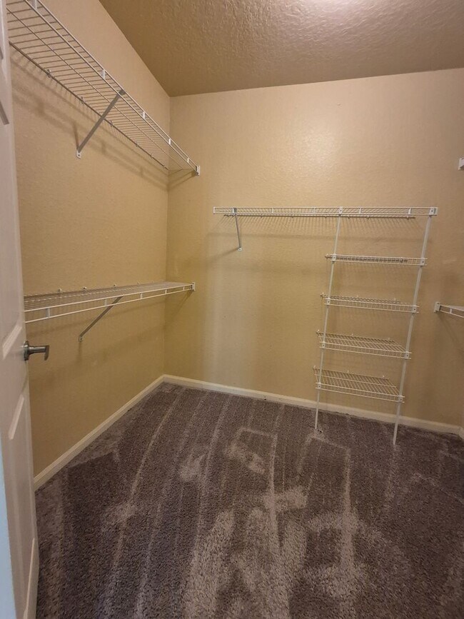 Building Photo - It's a lifestyle!