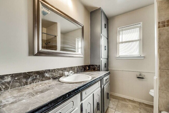 Building Photo - Great 3-2-2 in North Richland Hills surrounded by mature trees