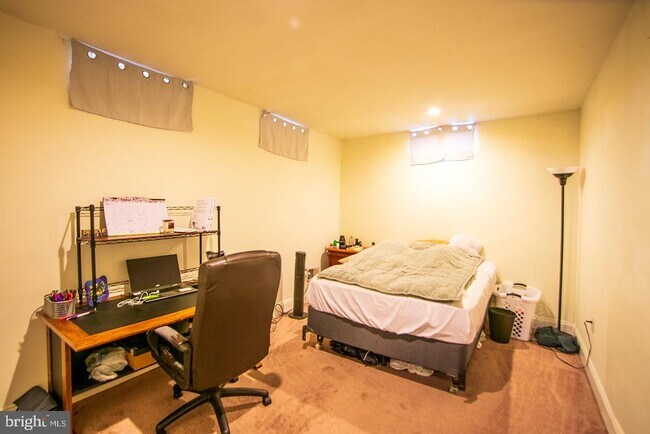 Building Photo - 775 S 20th St